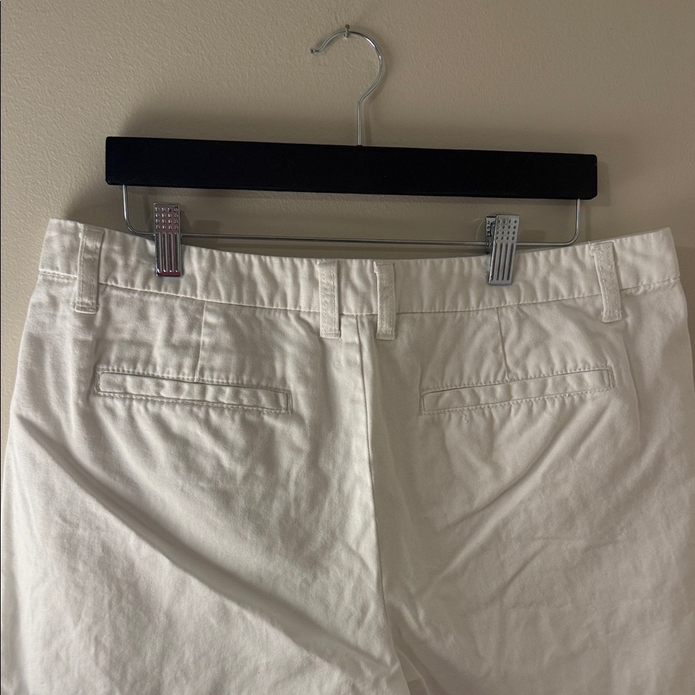 Classic Women's White Cotton Shorts - Picture 2 of 3